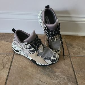 Steve Madden sneakers 7.5
